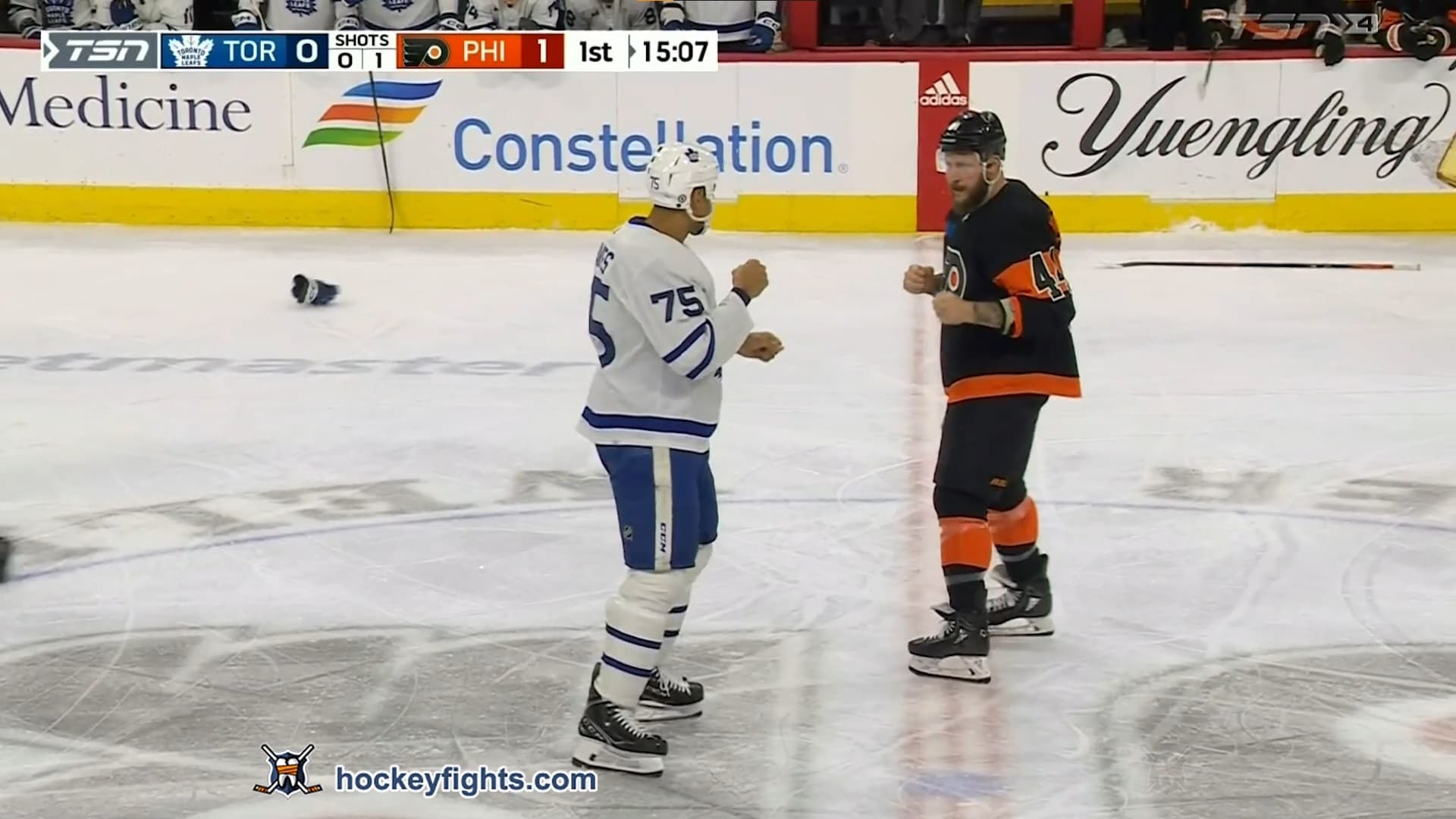 R. Reaves (TOR) vs. N. Deslauriers (PHI)