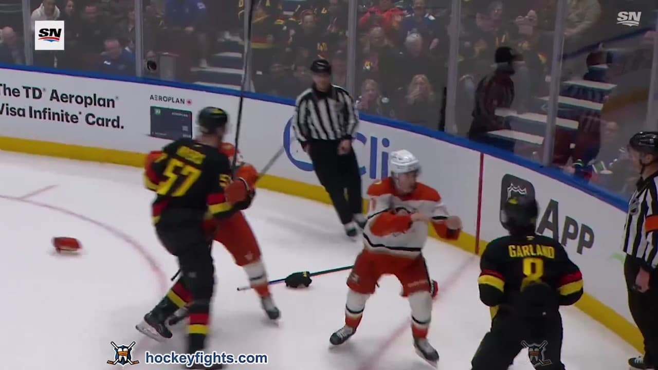 T. Zegras (ANA) vs. C. Garland (VAN)