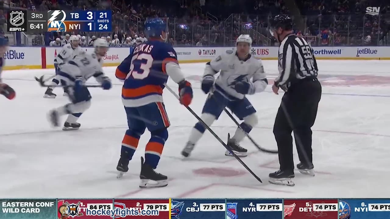 Y. Gourde (TBL) vs. C. Cizikas (NYI)