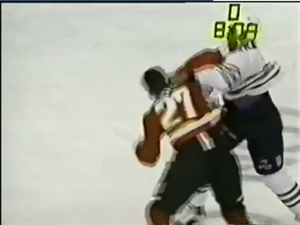 T. Simpson (CGY) vs. G. Laraque (EDM)