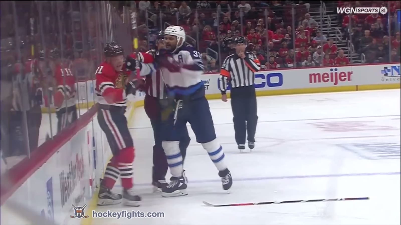 D. Byfuglien (WPG) vs. D. Caggiula (CHI)