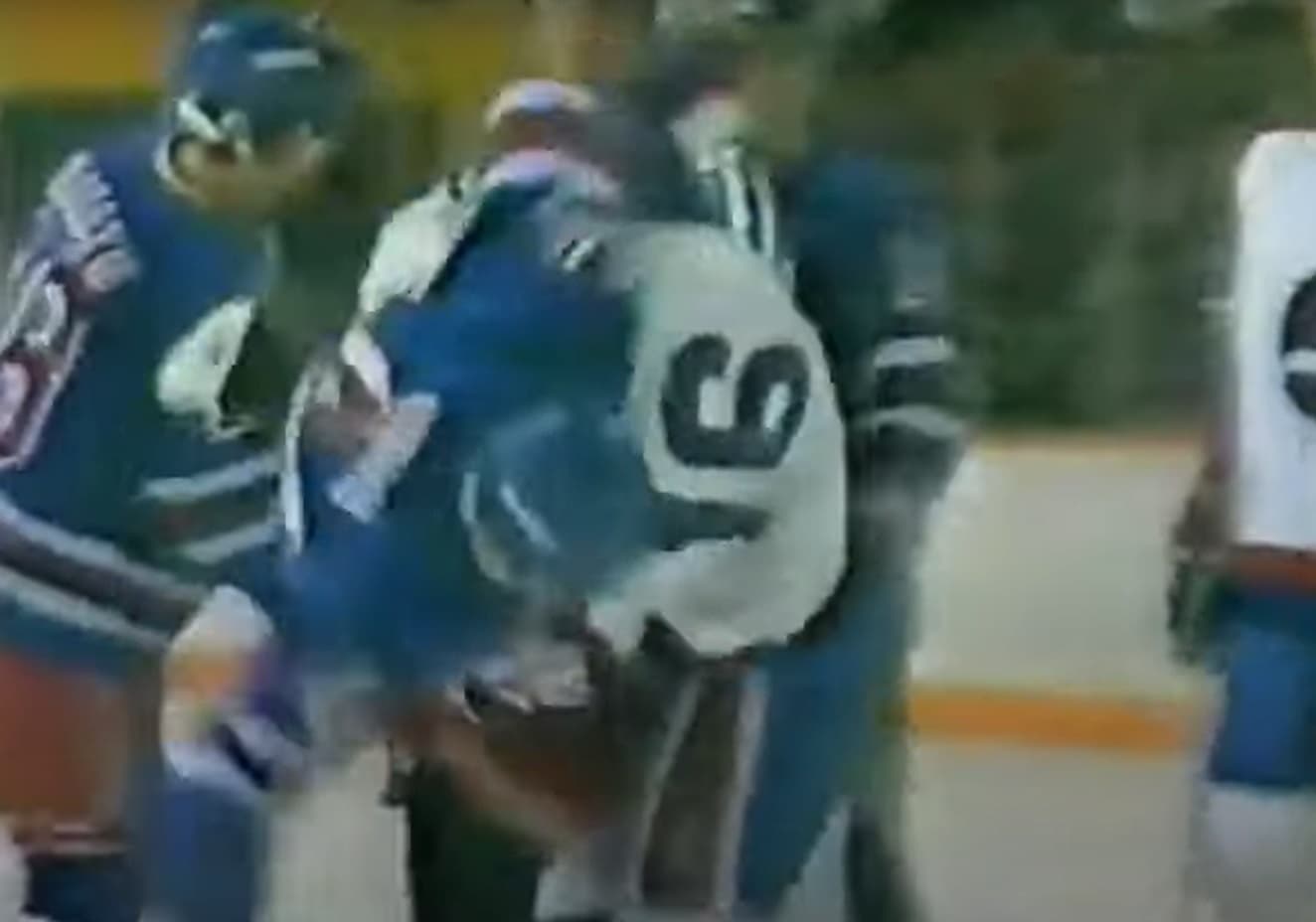 L. Ruff (NYR) vs. L. Boschman (WPG)