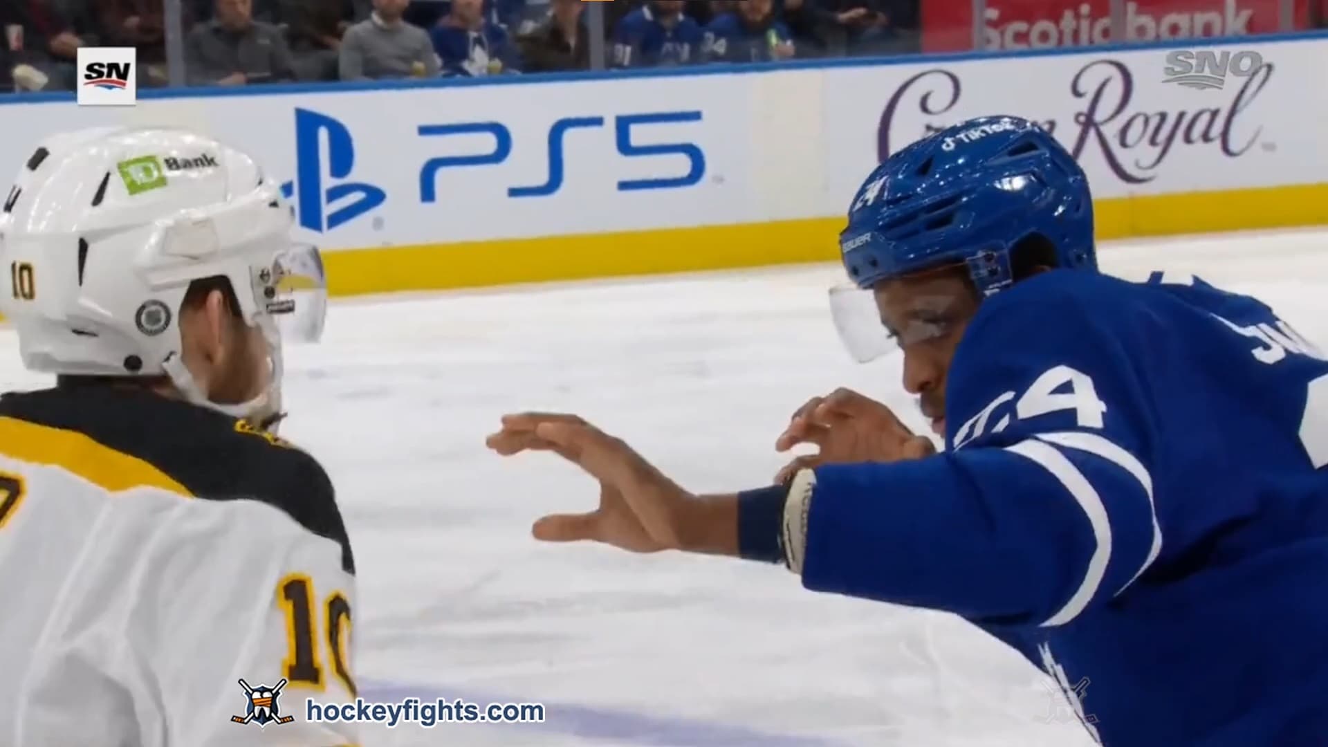 A. Greer (BOS) vs. W. Simmonds (TOR)