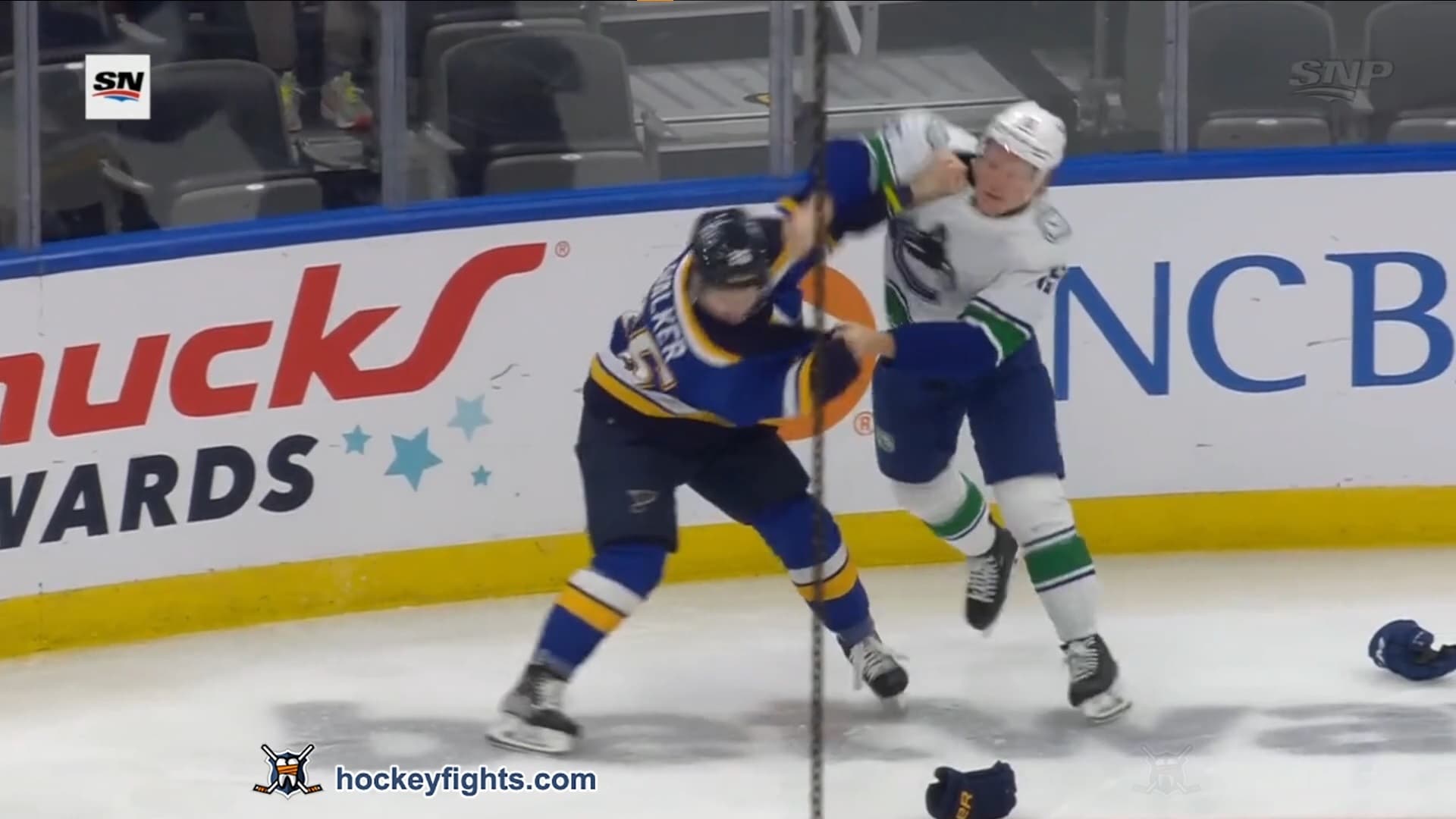 S. Dries (VAN) vs. N. Walker (STL)