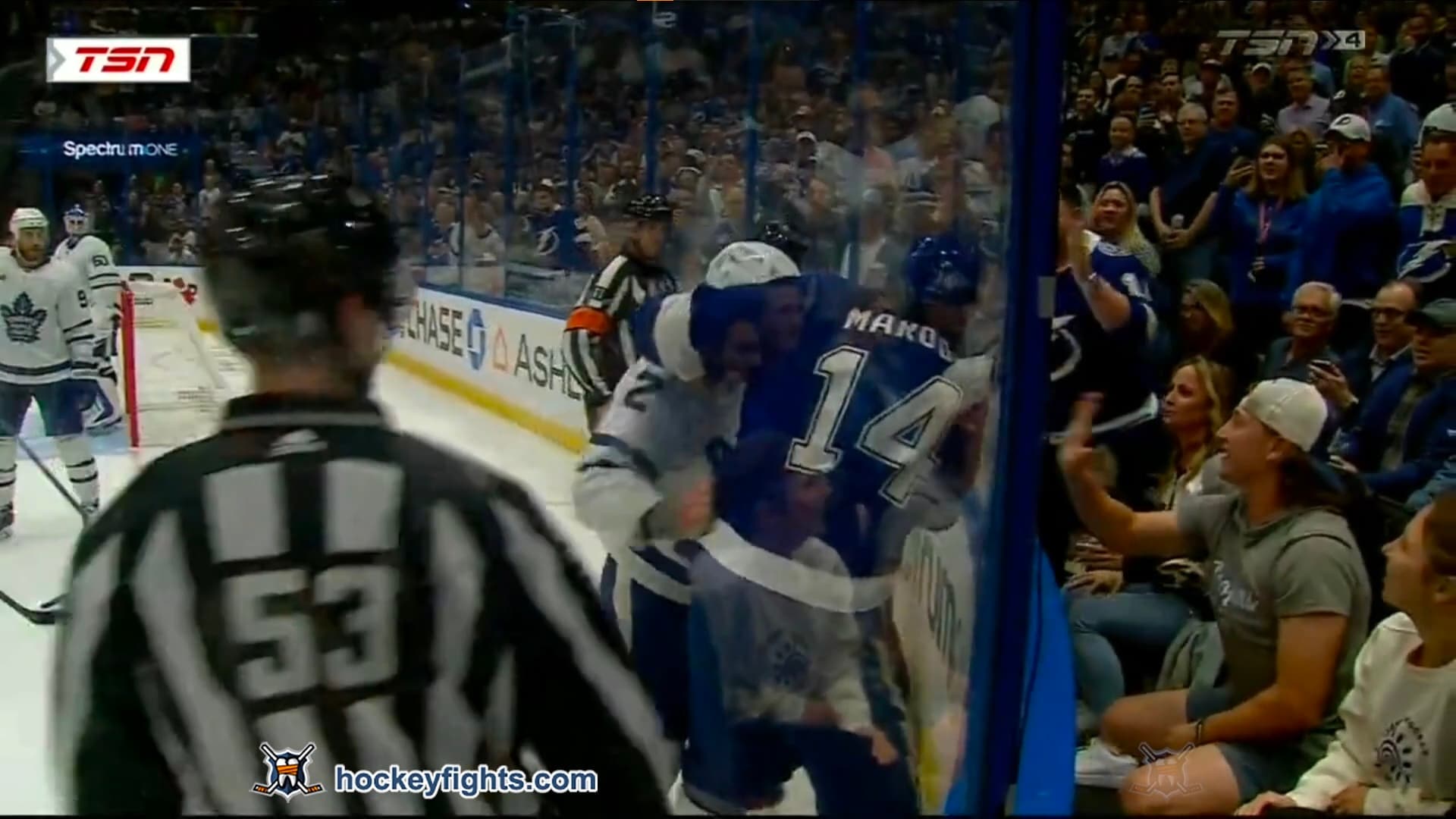 L. Schenn (TOR) vs. P. Maroon (TBL)