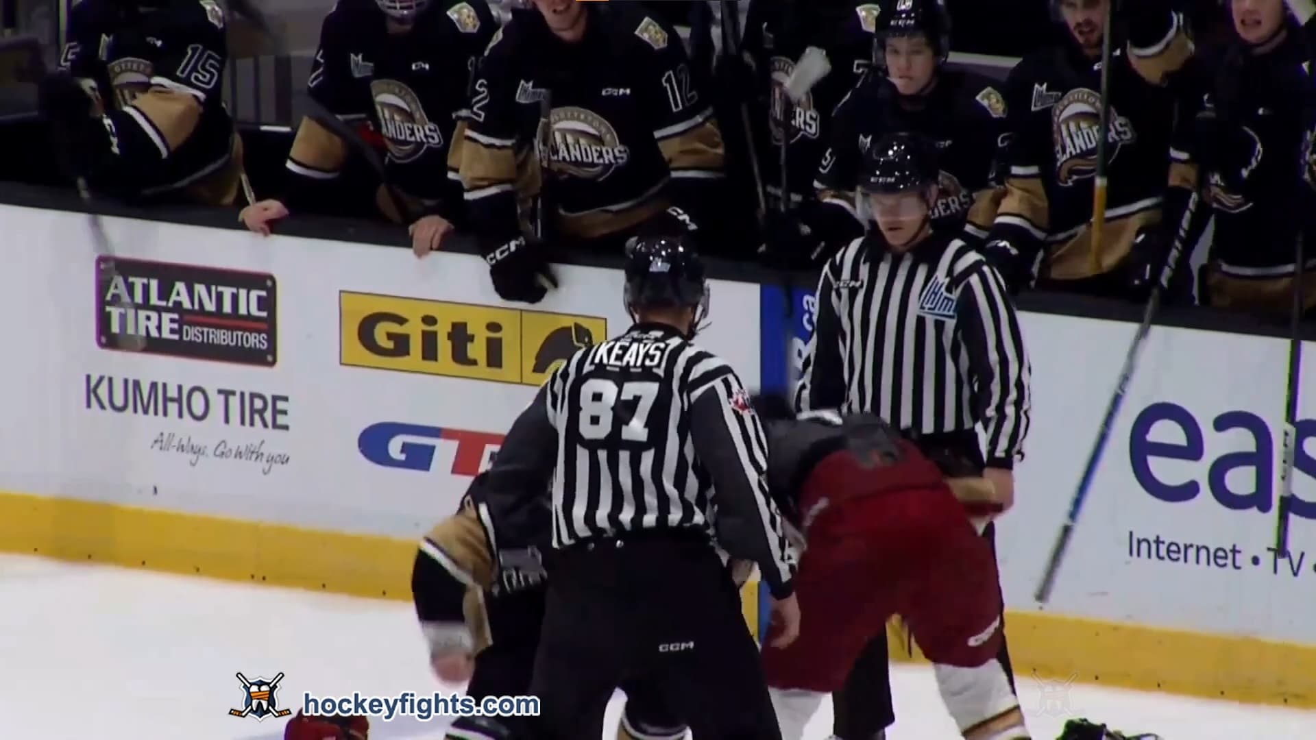 M. McRae (BAT) vs. L. Hinkley (CHA)